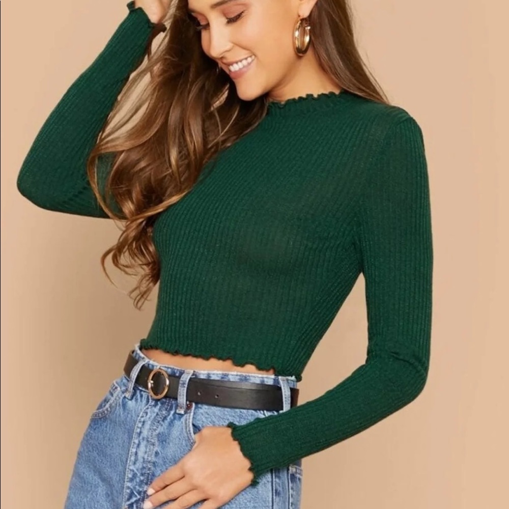 Green lettuce edge crop top